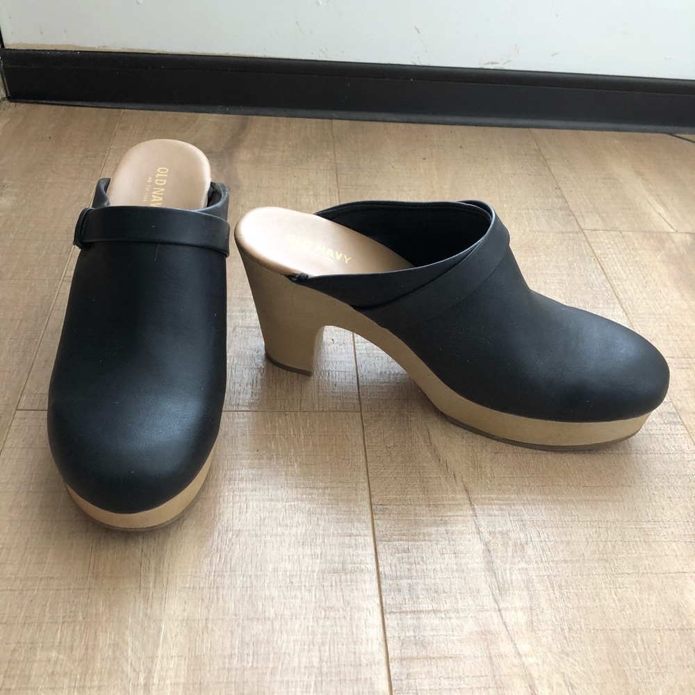 Old navy clogs